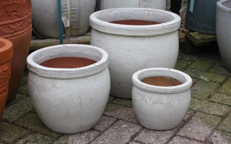 Set van 3 geglazuurde aardewerk bloempotten