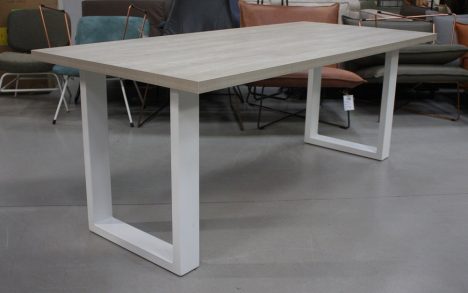 Eettafel wit & licht houtlook melamine