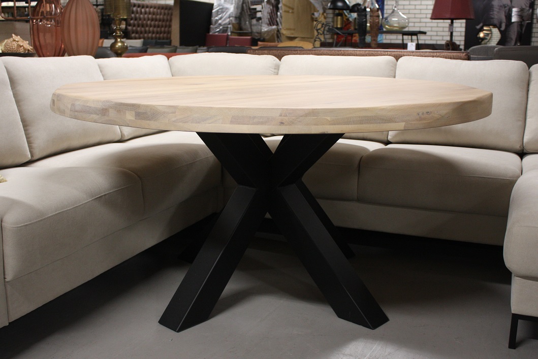 Eettafel rond Ø150 cm. eikenhout
