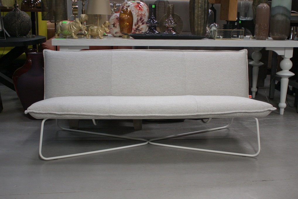 Earl bank outdoor Jess design