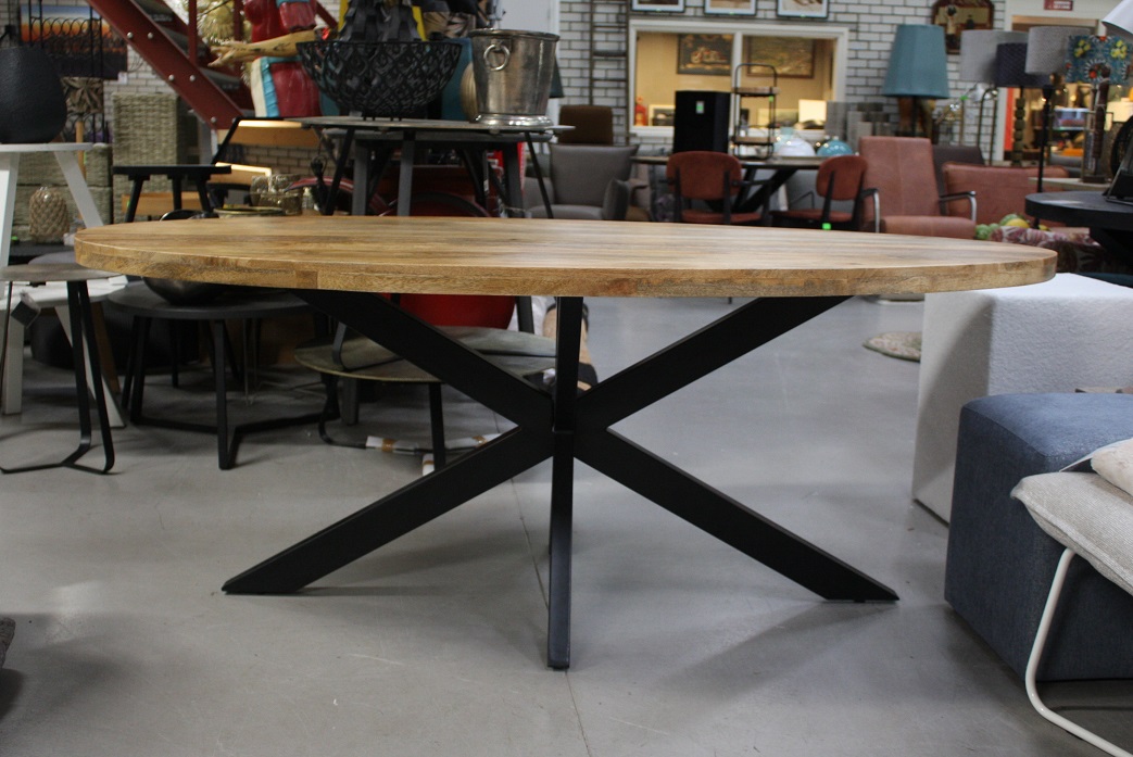 Eettafel ovaal mangohout naturel 190 x 100 cm.