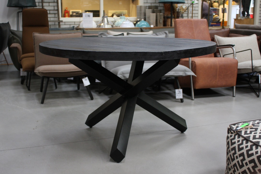 Eettafel ronde mangohout zwart met driepoot Ø130 cm.