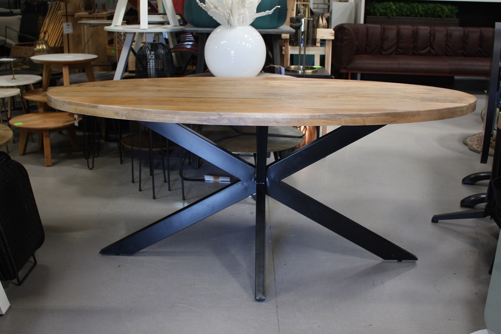 Eettafel ovaal mangohout naturel 180 x 90 cm.