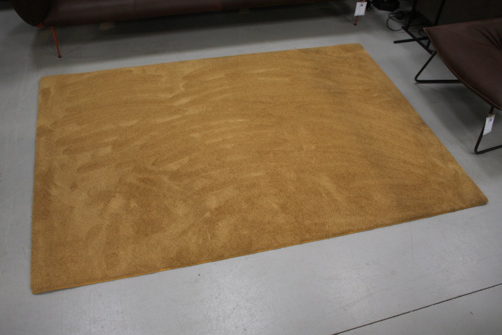 Vloerkleed Fabriq 160 x 230 cm. okergeel