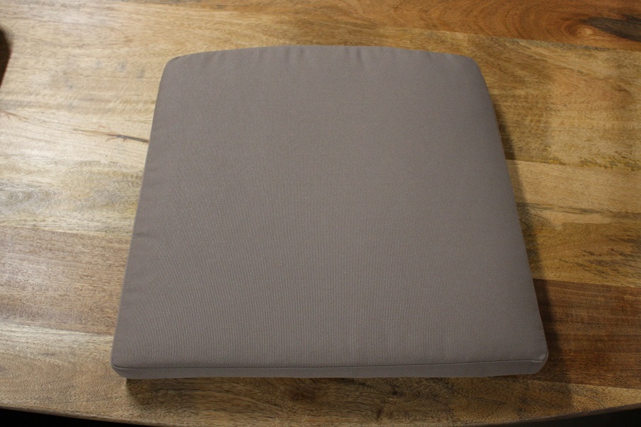 Zitkussen / stoelkussen (in- en outdoor) taupe
