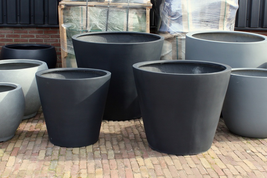 Ronde Fiberstone bloempot Planter antraciet Ø101 cm.