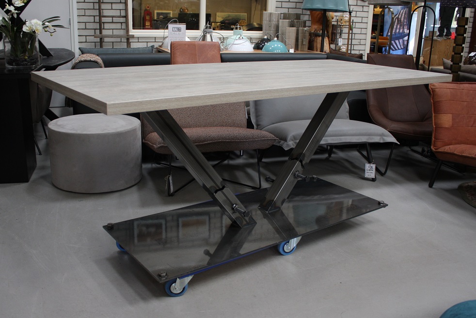 Eettafel V-poot 200x90 cm.