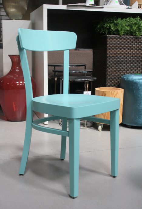Eetkamerstoel hout pastelblauw