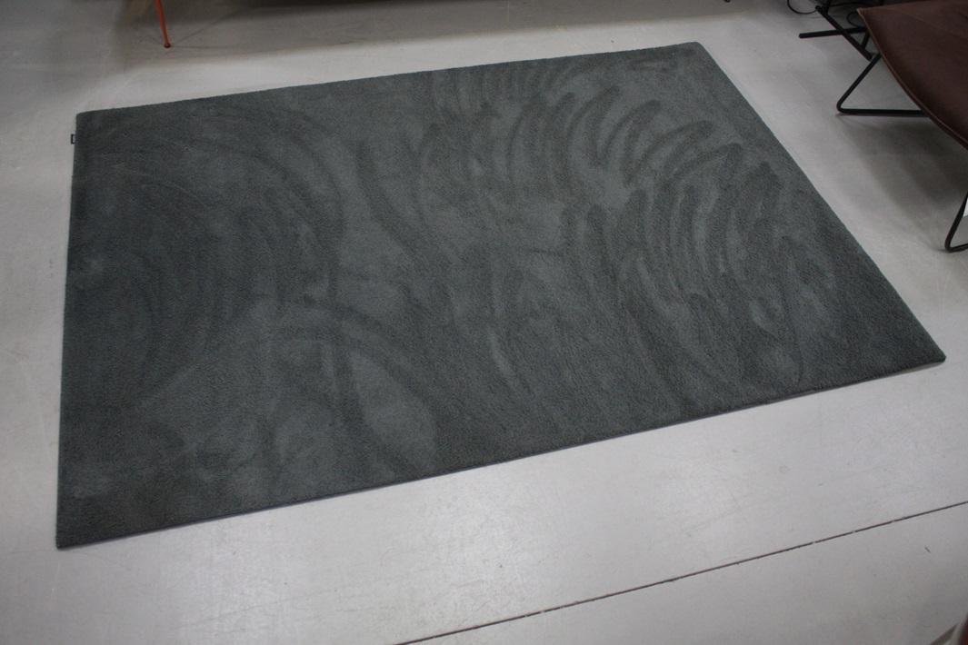 Vloerkleed Fabriq 160 x 230 cm. antraciet