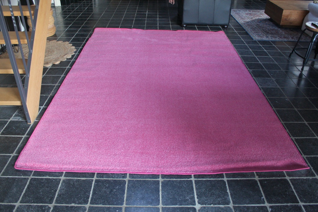 Vloerkleed roze 200 x 300 cm.