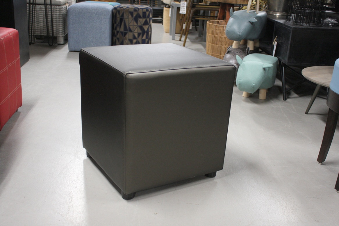 Poef / hocker vierkant shiny kunstleer